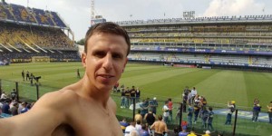 באיצטדיון הבומבונרה של בוקה ג'וניורס. הר געש אמיתי (צילום: האלבום הפרטי)